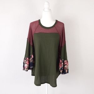 🌵 HUMMINGBIRD Top Green Floral Boho L/S Medium